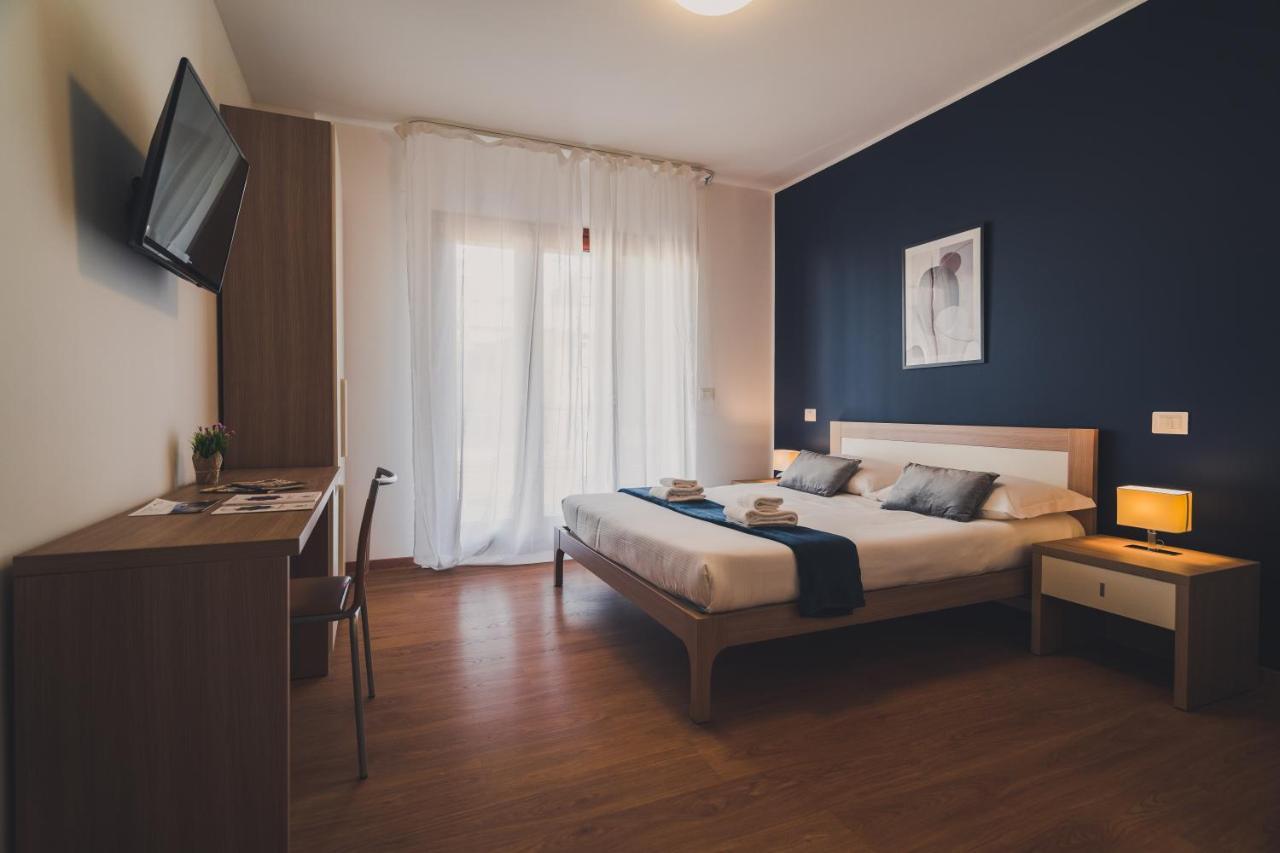 רג'יו די קאלאבריה Trip Room & Breakfast מראה חיצוני תמונה