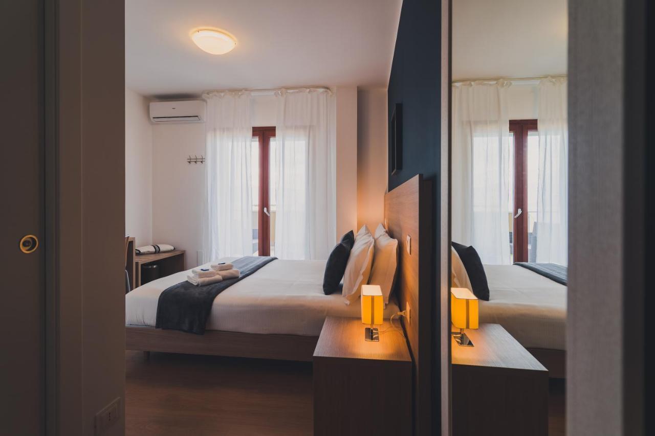 רג'יו די קאלאבריה Trip Room & Breakfast מראה חיצוני תמונה